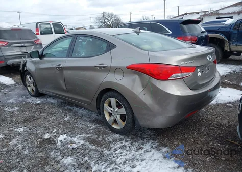 2013 Hyundai Elantra Gls/Limited z USA, uszkodzony, nr VIN 5NPDH4AE8DH229644
